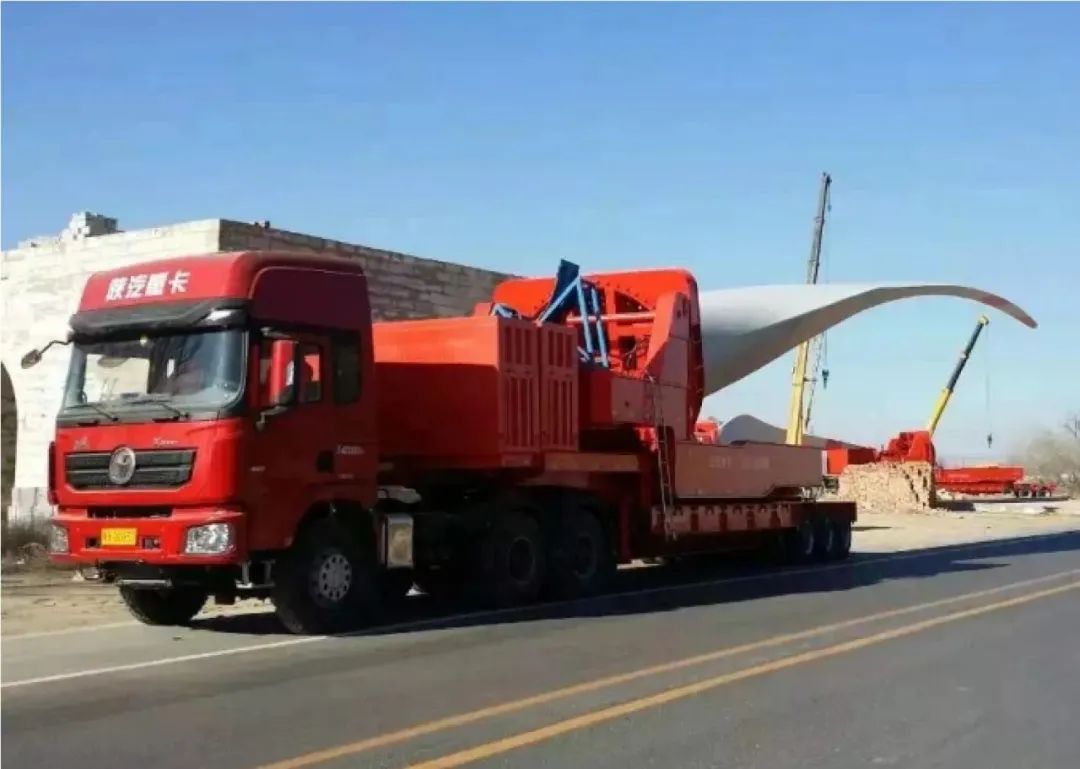 &lt;strong&gt;创新驱动出精品 扛起“巨无霸”的陕汽车&lt;/strong&gt;（images 2）