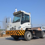 纯电动港口牵引车