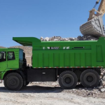 矿威110宽体自卸车纯电版