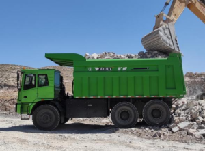 矿威110宽体自卸车纯电版