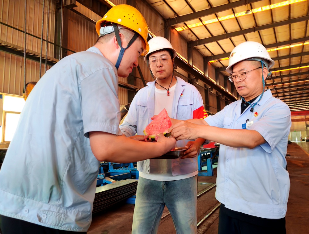 情系一线送清凉，关怀慰问沁人心 —— 陕西通力开展夏日送清凉活动（images 2）