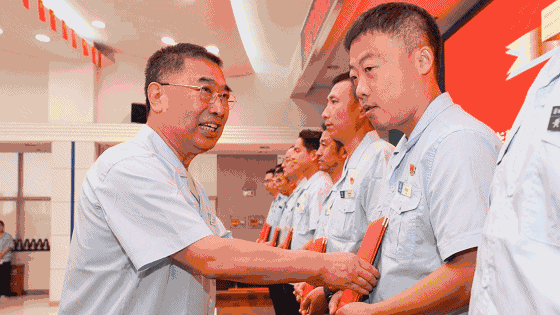 陕汽控股党委召开2024-2025年度“两优一先”表彰大会（images 2）